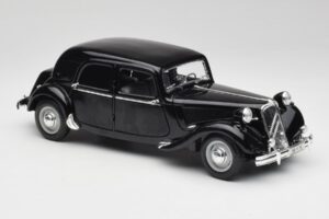 Citroen 15CV 6 Cyl Musta Maisto 1:18 31821 Metalli — kuva 6 / 8