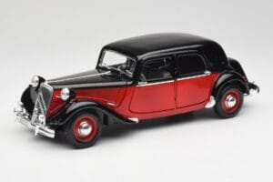 Citroen 15CV 6 Cyl Musta & Punainen Valmy Maisto 1:18 56009 Metalli