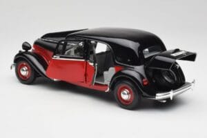 Citroen 15CV 6 Cyl Musta & Punainen Valmy Maisto 1:18 56009 Metalli — kuva 5 / 8