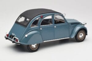 Citroen 2CV Bleu Nuit Solido 1:18 8028 Metalli — kuva 2 / 6