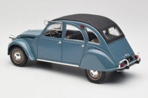 Citroen 2CV Bleu Nuit Solido 1:18 8028 Metalli — kuva 5 / 6