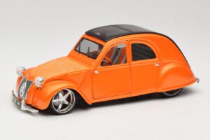 Citroen 2CV Oranssi Maisto 1:18 31321 Metalli
