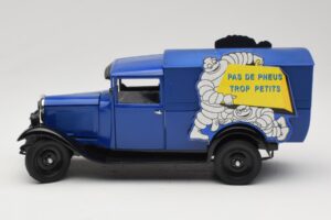 Citroen C4 F Pas de Pneus Trop Petit Sininen Solido 1:18 151235-00 Metalli — kuva 4 / 8