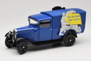Citroen C4 F Pas de Pneus Trop Petit Sininen Solido 1:18 151235-00 Metalli