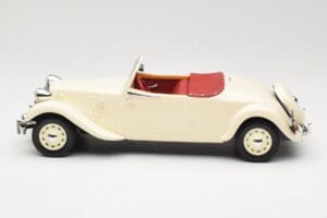 Citroen Traction Avant 11B Avoauto Kerma Norev 1:18 181440 Metalli — kuva 3 / 6