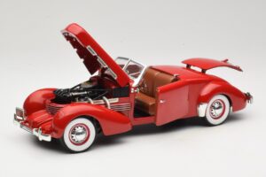 Cord 812 Avoauto Punainen American Muscle 1:18 32158 Metalli — kuva 2 / 8
