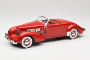 Cord 812 Avoauto Punainen American Muscle 1:18 32158 Metalli