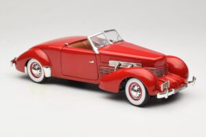 Cord 812 Avoauto Punainen American Muscle 1:18 32158 Metalli — kuva 6 / 8