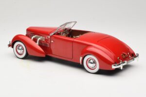 Cord 812 Avoauto Punainen American Muscle 1:18 32158 Metalli — kuva 7 / 8