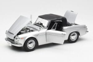 Datsun Fairlady 2000 SR311 Roadster Hopea AUTOart 1:18 77432 Metalli — kuva 2 / 8