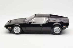 De Tomaso Pantera Musta Kyosho 1:18 08851BK Metalli — kuva 4 / 8