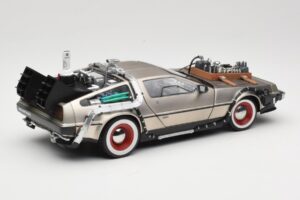 DeLorean DMC-12 Back to the Future Part III Sun Star 1:18 2712 Metalli — kuva 3 / 8