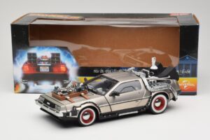DeLorean DMC-12 Back to the Future Part III Sun Star 1:18 2712 Metalli — kuva 8 / 8