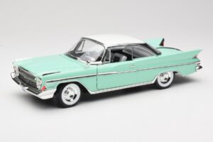DeSoto Adventurer Vihreä Road Signature 1:18 92738-R1 Metalli