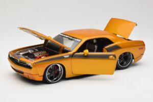 Dodge Challenger Concept Kulta Maisto 1:18 31320 Metalli — kuva 2 / 8