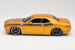 Dodge Challenger Concept Kulta Maisto 1:18 31320 Metalli — kuva 4 / 8