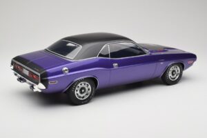 Dodge Challenger R/T Plum Crazy Otto 1:12 G083 Hartsi — kuva 2 / 6