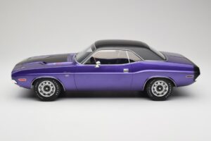 Dodge Challenger R/T Plum Crazy Otto 1:12 G083 Hartsi — kuva 3 / 6