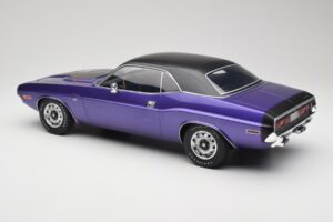 Dodge Challenger R/T Plum Crazy Otto 1:12 G083 Hartsi — kuva 5 / 6