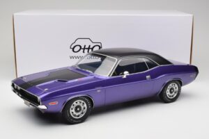 Dodge Challenger R/T Plum Crazy Otto 1:12 G083 Hartsi — kuva 6 / 6