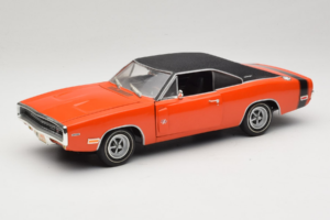 Dodge Charger R/T Oranssi & Musta American Muscle 1:18 39314 Metalli