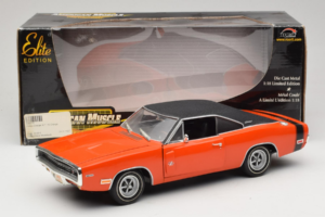 Dodge Charger R/T Oranssi & Musta American Muscle 1:18 39314 Metalli — kuva 8 / 8