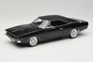 Dodge Charger R/T Steve McQueen Bullitt Movie Greenlight 1:18 12839 Metalli