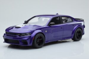 Dodge Charger Super Bee Violetti GT Spirit 1:18 GT895 Hartsi