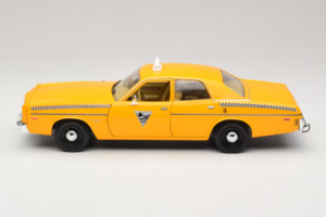 Dodge Monaco Taxi Rocky III GreenLight 1:18 19111 Metalli — kuva 4 / 8