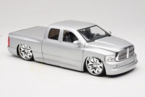 Dodge Ram Tuned Hopea Jada 1:18 63162-SM Metalli — kuva 6 / 8