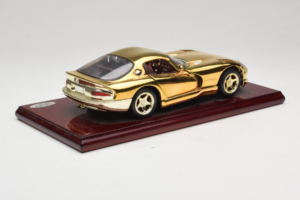 Dodge Viper GTS Gold Plated 23K Maisto 1:18 GP001 Metalli — kuva 4 / 8