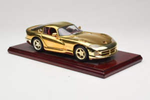 Dodge Viper GTS Gold Plated 23K Maisto 1:18 GP001 Metalli — kuva 6 / 8