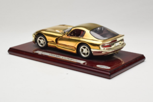 Dodge Viper GTS Gold Plated 23K Maisto 1:18 GP001 Metalli — kuva 7 / 8