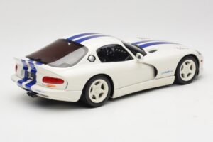 Dodge Viper GTS Stone White GT Spirit 1:18 GT940 Hartsi — kuva 2 / 6