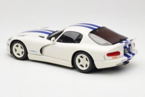 Dodge Viper GTS Stone White GT Spirit 1:18 GT940 Hartsi — kuva 5 / 6