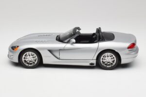 Dodge Viper SRT-10 Bright Hopea Bburago 1:18 34908 Metalli — kuva 4 / 8