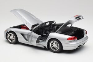 Dodge Viper SRT-10 Bright Hopea Bburago 1:18 34908 Metalli — kuva 5 / 8