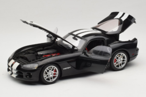 Dodge Viper SRT-10 Coupe Musta AUTOart 1:18 71712 Metalli — kuva 2 / 8
