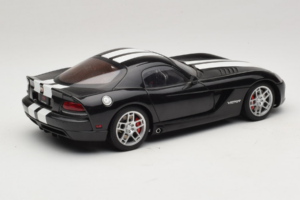 Dodge Viper SRT-10 Coupe Musta AUTOart 1:18 71712 Metalli — kuva 3 / 8