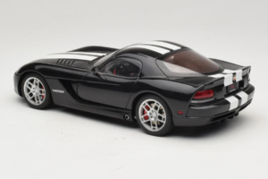 Dodge Viper SRT-10 Coupe Musta AUTOart 1:18 71712 Metalli — kuva 7 / 8