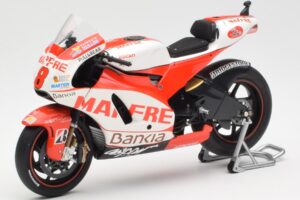 Ducati Desmosedici GP11 #8 H. Barbera Ducati MotoGP Team MotoGP 2011 Minichamps 1:12 123110008 Metalli — kuva 2 / 6