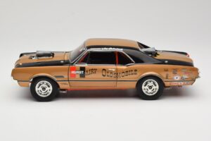 Oldsmobile 442 Hurst Hairy Olds Twin-Engine 4WD 1966 Highway 61 1:18 50089 Metalli — kuva 4 / 8