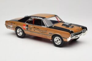 Oldsmobile 442 Hurst Hairy Olds Twin-Engine 4WD 1966 Highway 61 1:18 50089 Metalli — kuva 6 / 8