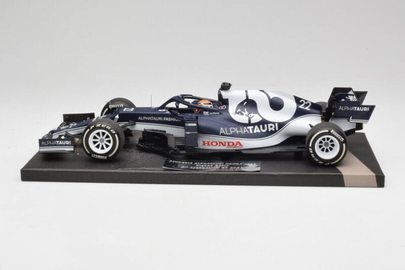 AlphaTauri AT02 #22 Y. Tsunoda Bahrain GP 2021 Minichamps 1:18 117210122 Metalli