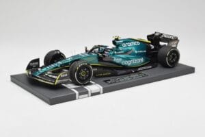 Aston Martin AMR22 Aramco #5 S. Vettel Abu Dhabi GP 2022 Last Race Collector's Edition Minichamps 1:18 117222205 Hartsi — kuva 2 / 7