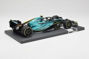 Aston Martin AMR22 Aramco #5 S. Vettel Abu Dhabi GP 2022 Last Race Collector's Edition Minichamps 1:18 117222205 Hartsi — kuva 3 / 7