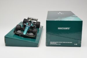 Aston Martin AMR22 #5 S. Vettel Last Race Abu Dhabi GP 2022 Minichamps 1:18 147222205 Hartsi — kuva 6 / 7