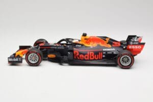 Aston Martin Red Bull Racing RB15 #33 M. Verstappen F1 2019 Minichamps 1:18 110190033 Metalli — kuva 3 / 7