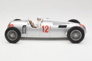 Auto Union Type C #12 H. Stuck Hungarian GP Budapest 1936 Minichamps 1:18 155361012 Metalli — kuva 3 / 6