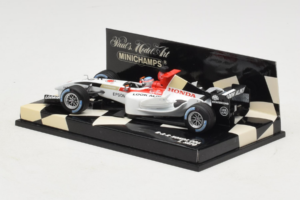 BAR 006 Honda #10 T. Sato BAR Honda F1 Team 2004 Minichamps 1:43 400040010 Metalli — kuva 3 / 5